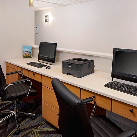 Holiday Inn Express Harrisburg East By Ihg Екстериор снимка