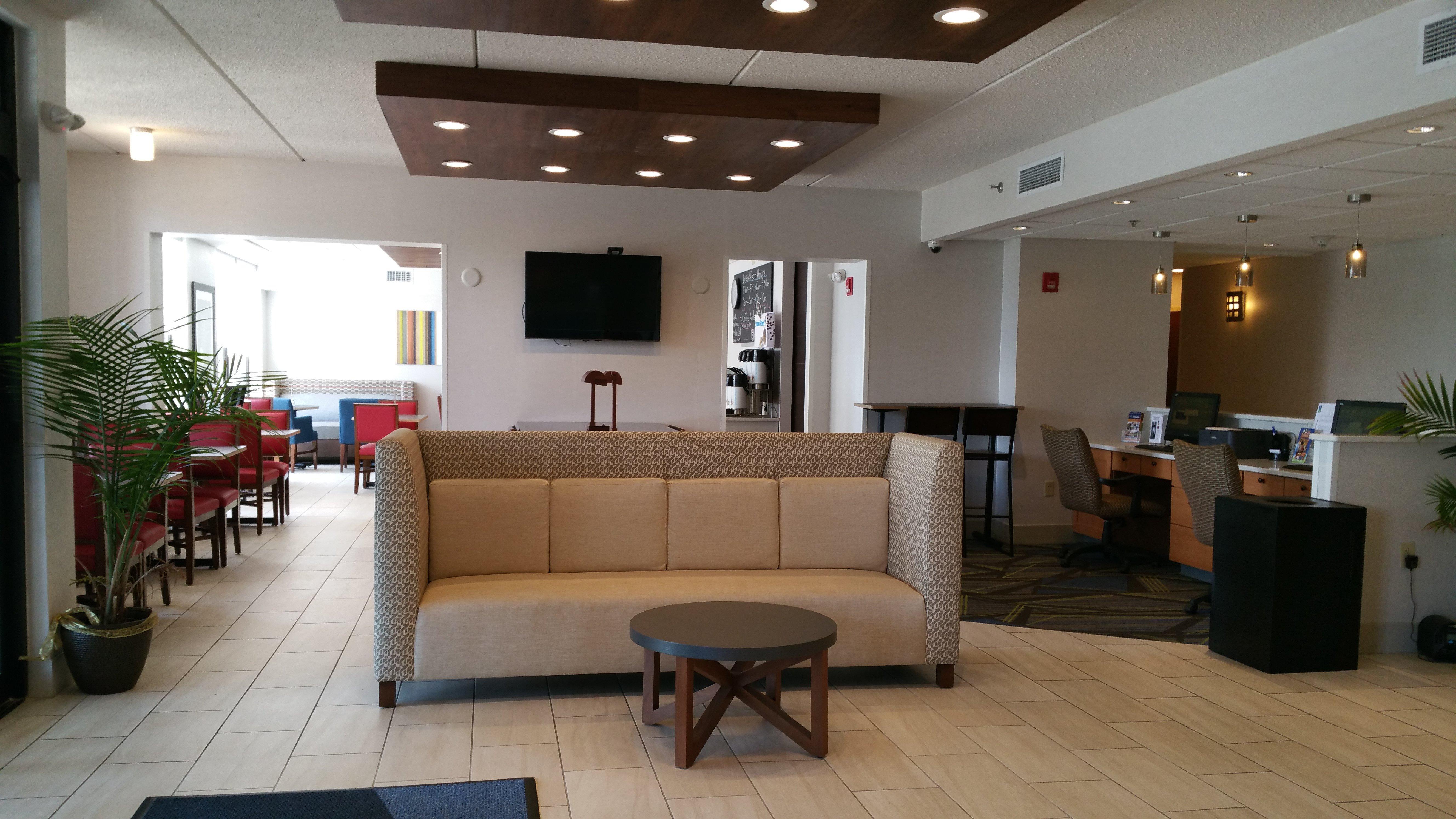 Holiday Inn Express Harrisburg East By Ihg Екстериор снимка
