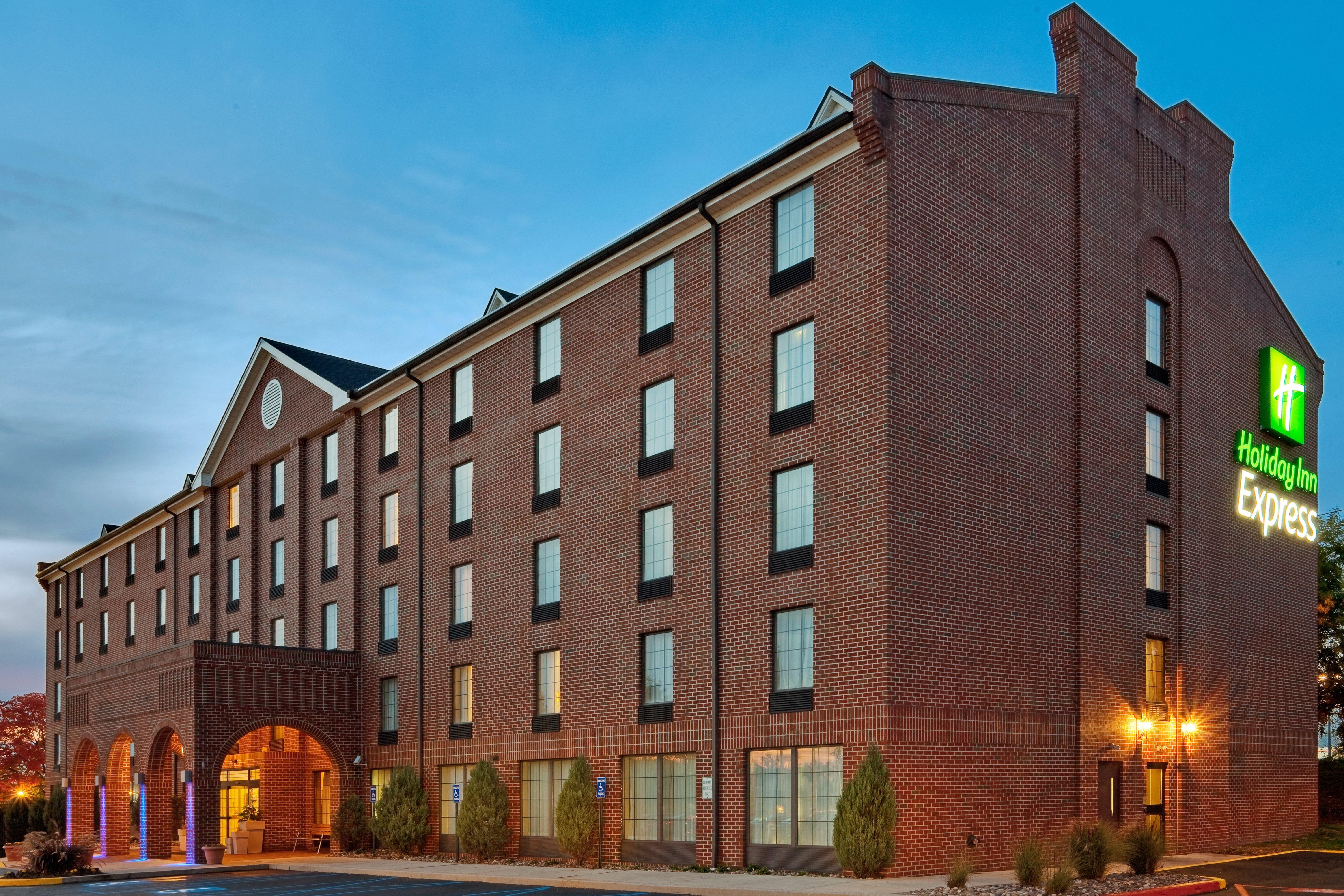 Holiday Inn Express Harrisburg East By Ihg Екстериор снимка