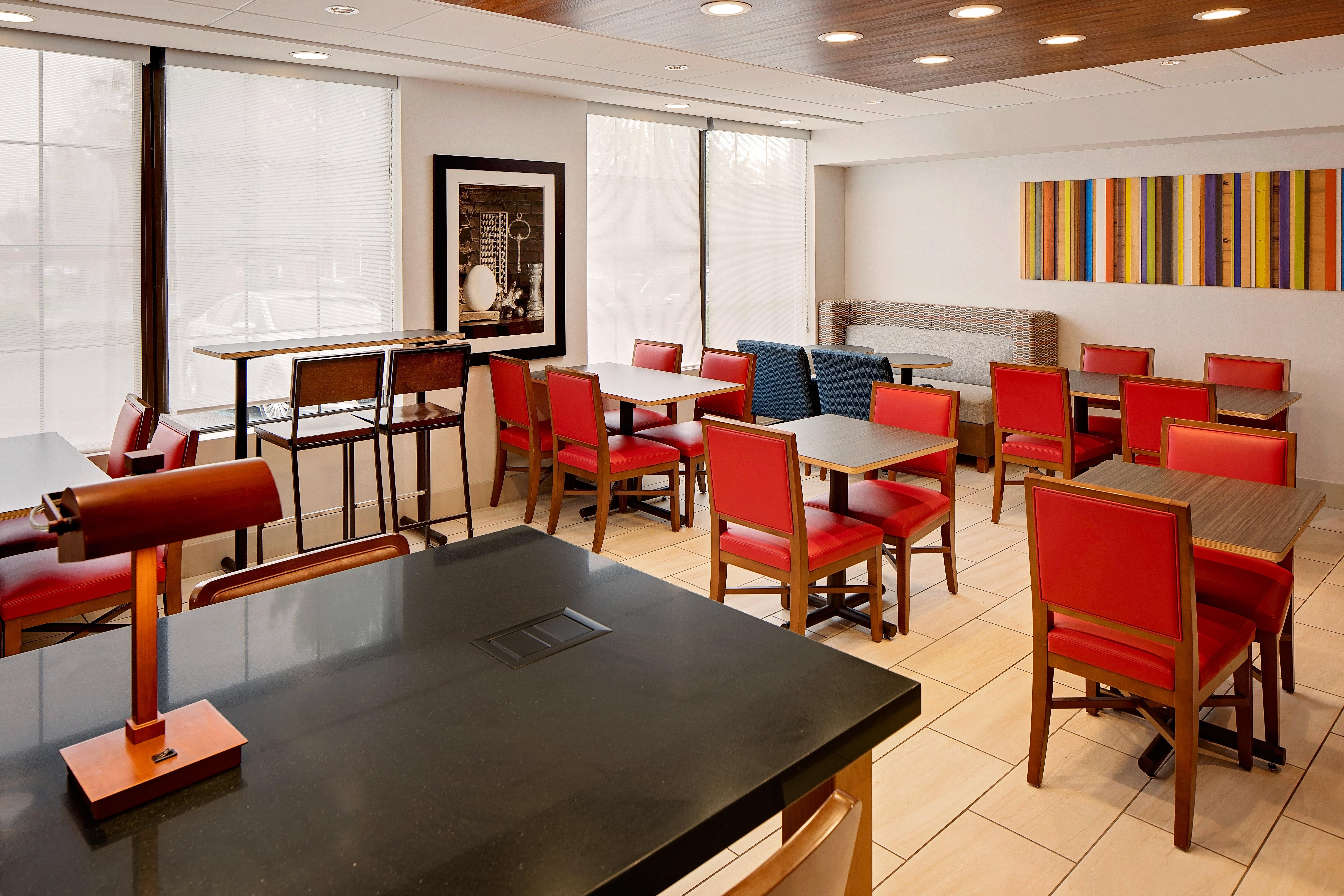 Holiday Inn Express Harrisburg East By Ihg Екстериор снимка
