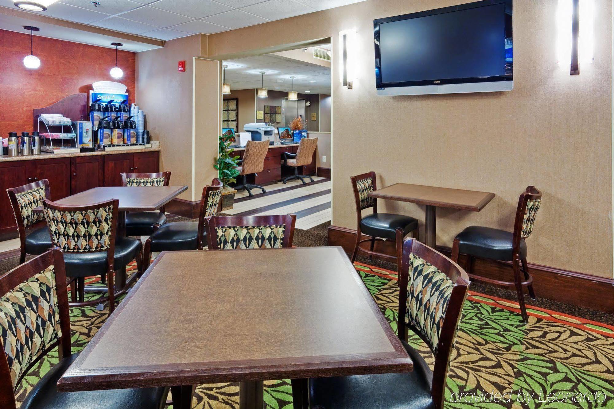 Holiday Inn Express Harrisburg East, An Ihg Hotel Екстериор снимка