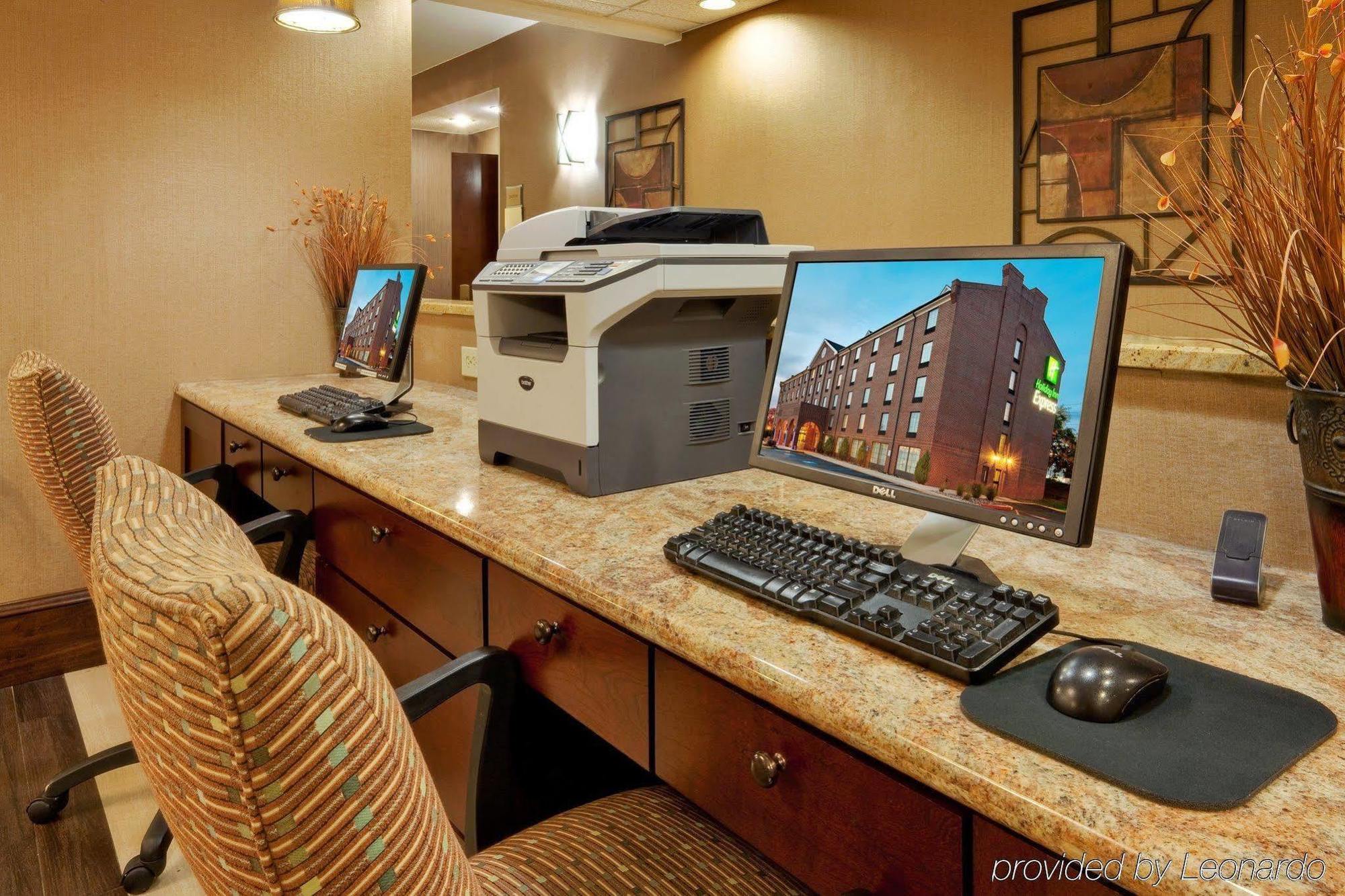 Holiday Inn Express Harrisburg East By Ihg Екстериор снимка